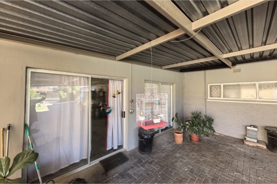 5 Bedroom Property for Sale in Hadison Park Northern Cape
